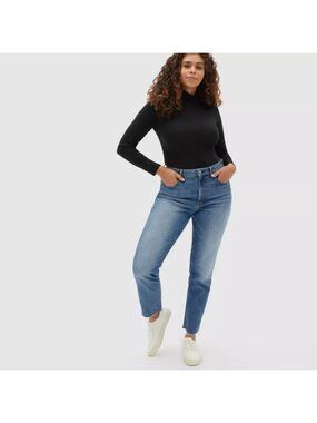 NWOT Everlane The Curvy Cheeky Jean Medium Blue Wash Raw Hem 28R